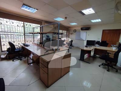1 Kanal Commercial Floor Available For Rent For Office