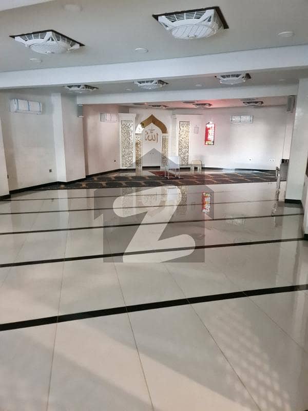 طارق روڈ کراچی میں 4 کمروں کا 9 مرلہ فلیٹ 1.85 لاکھ میں کرایہ پر دستیاب ہے۔