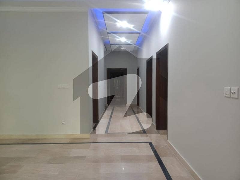 1 Kanal Upper portion available for rent 1 Kanal Upper portion available for rent