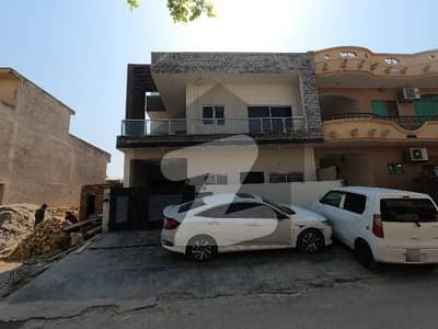 30x60 Double Storey House Available For Sale