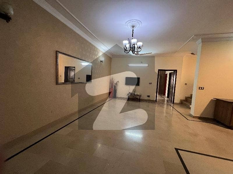 10 MARLA House FOR rent 10 MARLA House FOR rent