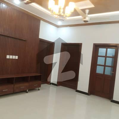 آئی ۔ 14/4 آئی ۔ 14,اسلام آباد میں 2 کمروں کا 8 مرلہ مکان 2.8 کروڑ میں برائے فروخت۔