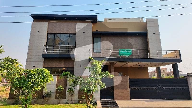 فارمانئیٹس ہاؤسنگ سکیم لاہور میں 5 کمروں کا 10 مرلہ مکان 3.5 کروڑ میں برائے فروخت۔ فارمانئیٹس ہاؤسنگ سکیم لاہور میں 5 کمروں کا 10 مرلہ مکان 3.5 کروڑ میں برائے فروخت۔