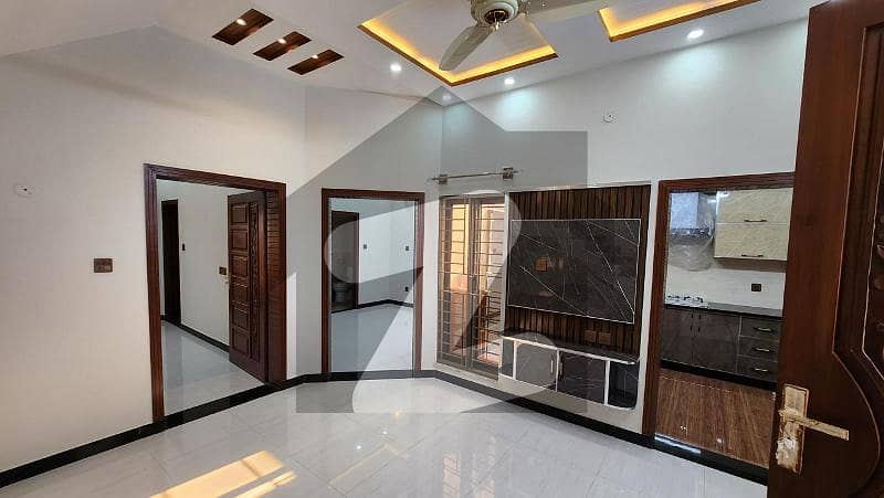 10 Marla Beautiful Fresh House For Rent 10 Marla Beautiful Fresh House For Rent