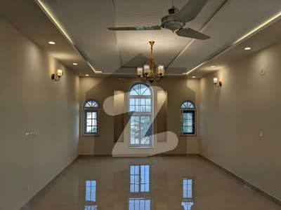 FOR SALE Luxury Brand New Triple Storey House D-12/2