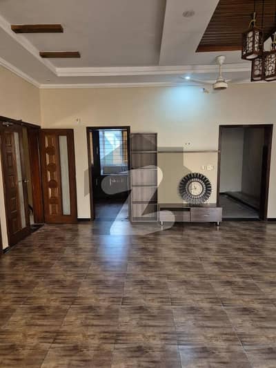 Prime Location 20 Marla Upper Portion In Rajpoot Town Is Best Option