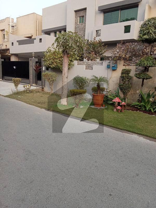 10 MARLA BEAUTIFUL HOUSE AVILABLE FOR RENT 10 MARLA BEAUTIFUL HOUSE AVILABLE FOR RENT