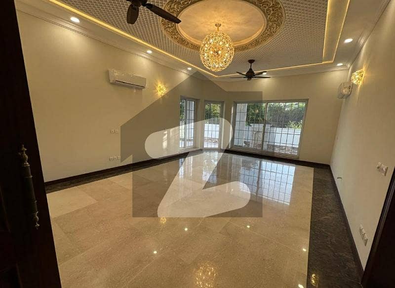 Luxury Designer 8 BHK Bungalow Luxury Designer 8 BHK Bungalow