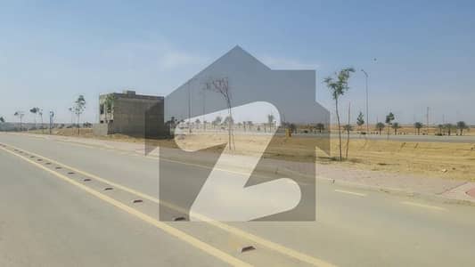 125sq yd Plots at Precinct-31 Near Gallery and Park for SALE. Best for Investment and Living Purpose
