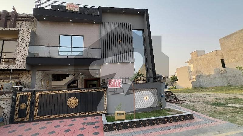 Beautiful 8 Marla Designer House In Faisal Town Beautiful 8 Marla Designer House In Faisal Town