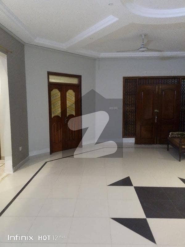 Excellent 1000 Yards Bungalow For Rent Excellent 1000 Yards Bungalow For Rent