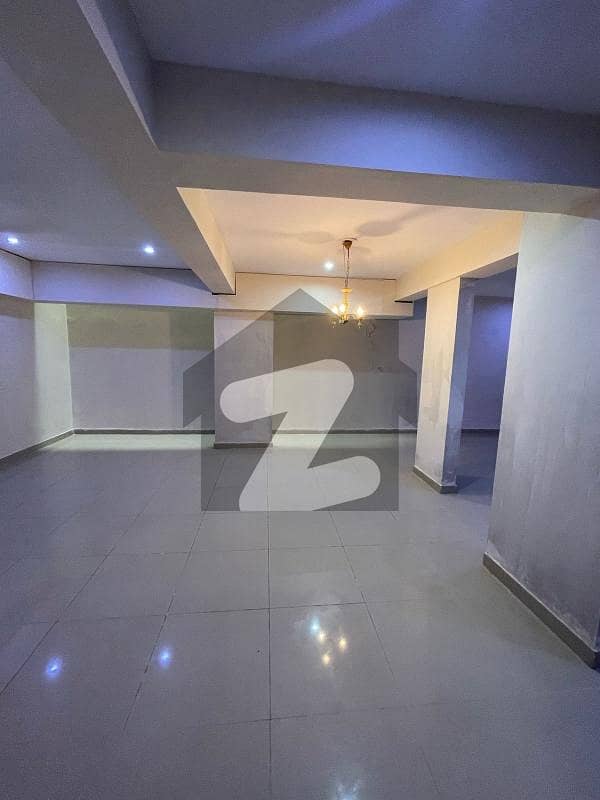 Royal Tower 3 Bed D/D 1st Floor Lift Car Parking Bright n Airy Royal Tower 3 Bed D/D 1st Floor Lift Car Parking Bright n Airy