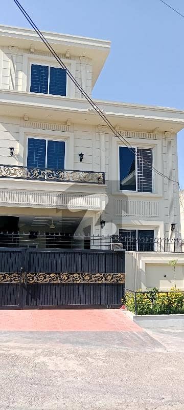آئی ۔ 11 اسلام آباد میں 5 کمروں کا 5 مرلہ مکان 3.6 کروڑ میں برائے فروخت۔ آئی ۔ 11 اسلام آباد میں 5 کمروں کا 5 مرلہ مکان 3.6 کروڑ میں برائے فروخت۔