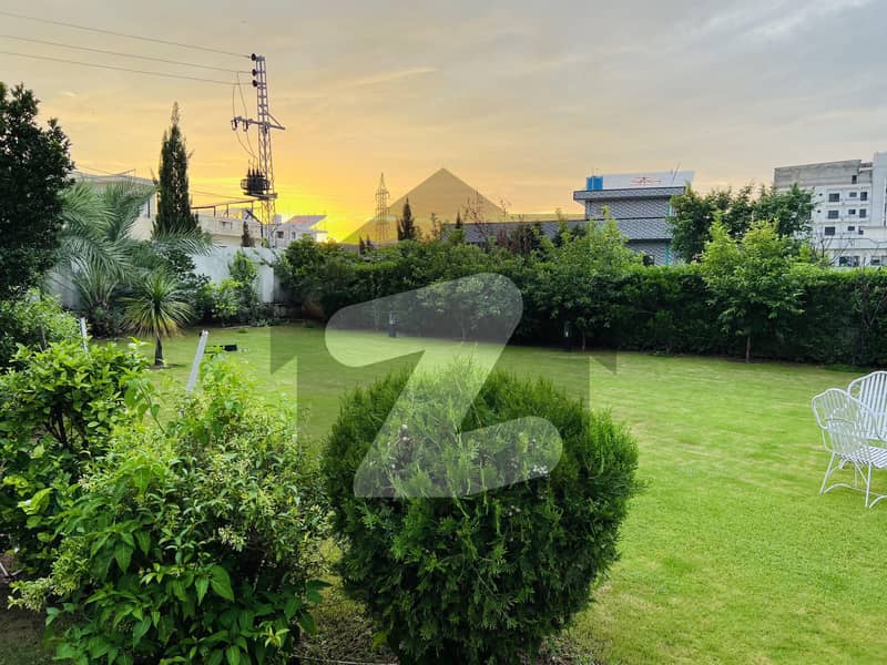 3 Kanal Beautiful Luxury Farmhouse. 3 Kanal Beautiful Luxury Farmhouse.