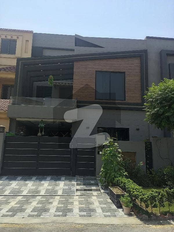 5 Marla Beautiful House available for Rent 5 Marla Beautiful House available for Rent