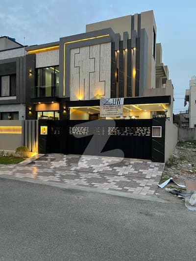 Central park A block ultra modern design house available for sale solid construction outclass location. . . Central park A block ultra modern design house available for sale solid construction outclass location. . .