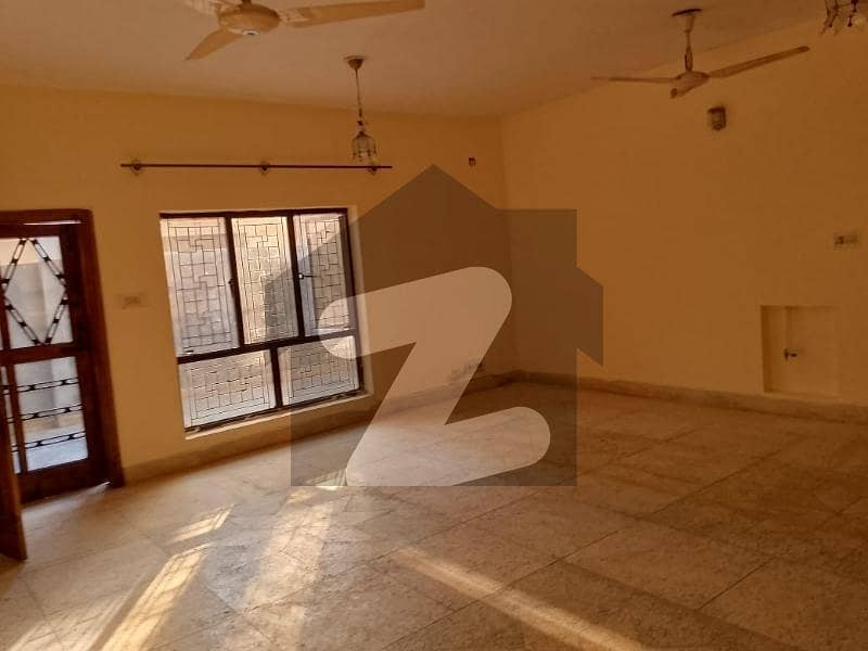 آئی ۔ 8 اسلام آباد میں 3 کمروں کا 1 کنال زیریں پورشن 1.75 لاکھ میں کرایہ پر دستیاب ہے۔ آئی ۔ 8 اسلام آباد میں 3 کمروں کا 1 کنال زیریں پورشن 1.75 لاکھ میں کرایہ پر دستیاب ہے۔