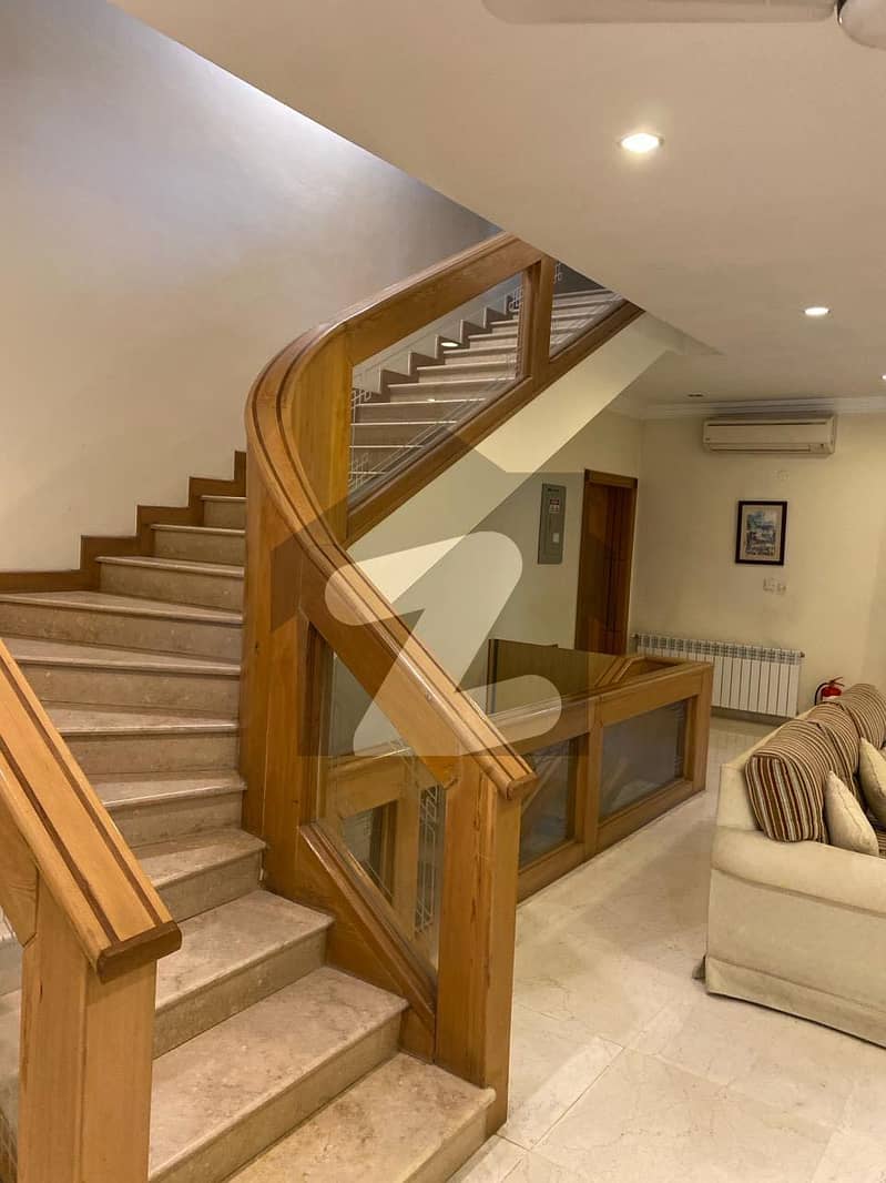 Investors Price House For Sale F-7/2 Investors Price House For Sale F-7/2