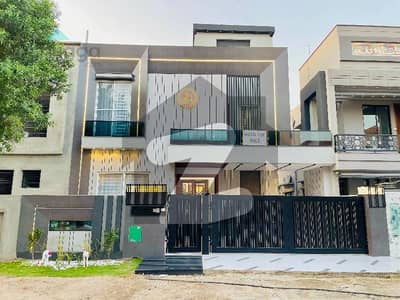 بحریہ ٹاؤن سیکٹر سی بحریہ ٹاؤن,لاہور میں 5 کمروں کا 10 مرلہ مکان 4.79 کروڑ میں برائے فروخت۔ بحریہ ٹاؤن سیکٹر سی بحریہ ٹاؤن,لاہور میں 5 کمروں کا 10 مرلہ مکان 4.79 کروڑ میں برائے فروخت۔