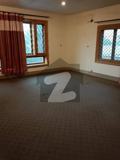 ویسٹریج راولپنڈی میں 4 کمروں کا 1 کنال بالائی پورشن 1.3 لاکھ میں کرایہ پر دستیاب ہے۔