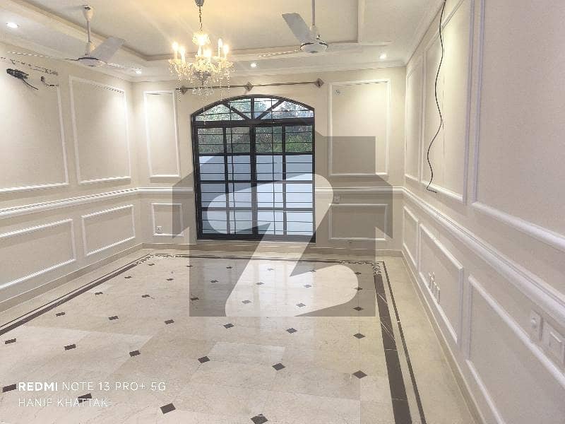 3 Beds & 3 Baths DD Tv Lounge & Kitchen 3 Beds & 3 Baths DD Tv Lounge & Kitchen