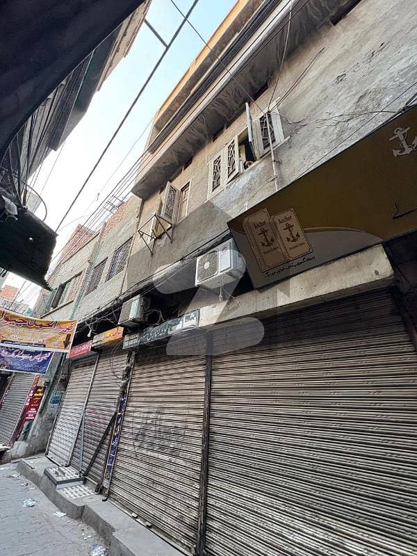 حسین آگاہی بازار ملتان میں 5 مرلہ دکان 4.25 کروڑ میں برائے فروخت۔ حسین آگاہی بازار ملتان میں 5 مرلہ دکان 4.25 کروڑ میں برائے فروخت۔