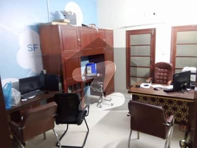 گلشنِ اقبال - بلاک 4 گلشنِ اقبال,گلشنِ اقبال ٹاؤن,کراچی میں 3 کمروں کا 16 مرلہ دفتر 1.5 لاکھ میں کرایہ پر دستیاب ہے۔ گلشنِ اقبال - بلاک 4 گلشنِ اقبال,گلشنِ اقبال ٹاؤن,کراچی میں 3 کمروں کا 16 مرلہ دفتر 1.5 لاکھ میں کرایہ پر دستیاب ہے۔