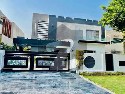 ڈی ایچ اے فیز 8 ڈیفنس (ڈی ایچ اے),لاہور میں 4 کمروں کا 10 مرلہ مکان 3.95 کروڑ میں برائے فروخت۔ ڈی ایچ اے فیز 8 ڈیفنس (ڈی ایچ اے),لاہور میں 4 کمروں کا 10 مرلہ مکان 3.95 کروڑ میں برائے فروخت۔