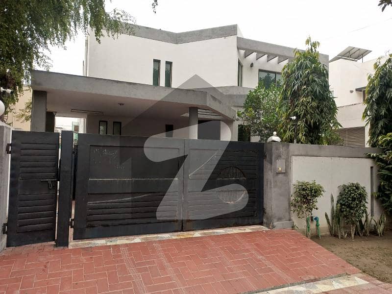 One Kanal Used Modern Design Full Basement 7-Bedroom Bungalow For Sale At Prime Location Of DHA Lahore Near To Park Masjid & Commercial Market. One Kanal Used Modern Design Full Basement 7-Bedroom Bungalow For Sale At Prime Location Of DHA Lahore Near To Park Masjid & Commercial Market.