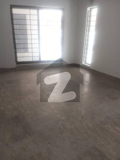 DUPLEX HOUSE FOR SALE. SECTOR F 10 SIZE 511 SQUARE YARDS GOOD LOCATION