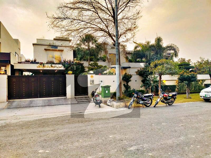 2 KANAL FULL FURNISHED MODERN BUNGALOW FOR SALE NEAR RAYA PHASE 6 2 KANAL FULL FURNISHED MODERN BUNGALOW FOR SALE NEAR RAYA PHASE 6