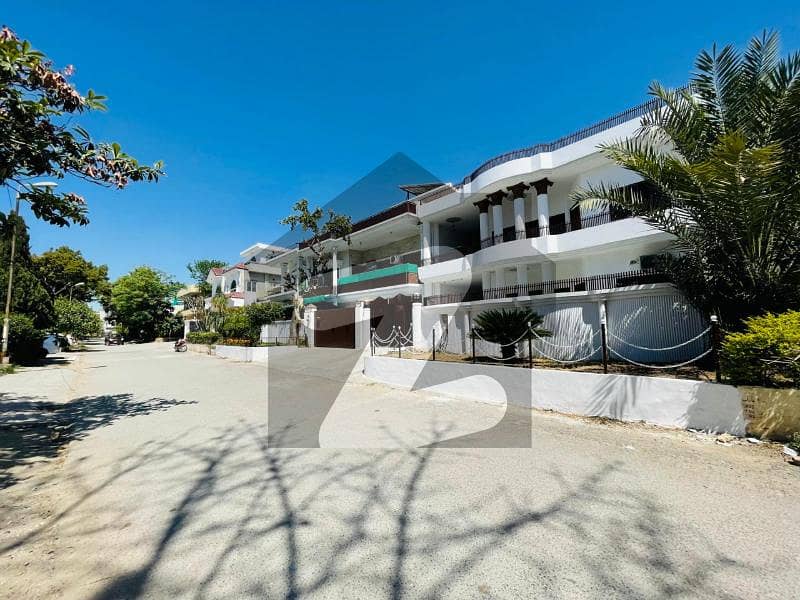 NEW ARCHITECTURE HOUSE FOR RENT NEW ARCHITECTURE HOUSE FOR RENT