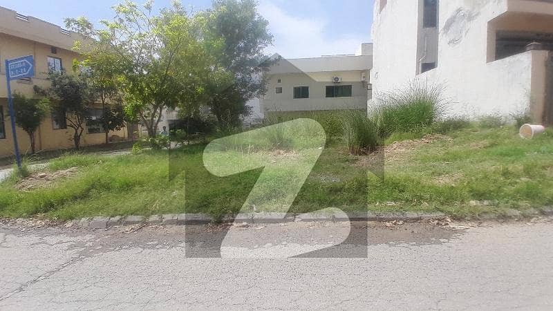 جناح گارڈنز ایف ای سی ایچ ایس,اسلام آباد میں 8 مرلہ رہائشی پلاٹ 85.0 لاکھ میں برائے فروخت۔ جناح گارڈنز ایف ای سی ایچ ایس,اسلام آباد میں 8 مرلہ رہائشی پلاٹ 85.0 لاکھ میں برائے فروخت۔