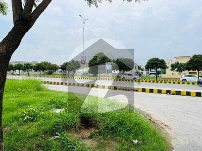 ڈی ایچ اے فیز 6 - بلاک ایل فیز 6,ڈیفنس (ڈی ایچ اے),لاہور میں 1 کنال رہائشی پلاٹ 7.3 کروڑ میں برائے فروخت۔ ڈی ایچ اے فیز 6 - بلاک ایل فیز 6,ڈیفنس (ڈی ایچ اے),لاہور میں 1 کنال رہائشی پلاٹ 7.3 کروڑ میں برائے فروخت۔