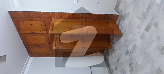 حیات آباد فیز 6 - ایف10 حیات آباد فیز 6,حیات آباد,پشاور میں 4 کمروں کا 7 مرلہ بالائی پورشن 50.0 ہزار میں کرایہ پر دستیاب ہے۔
