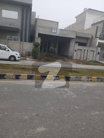 ماڈل سٹی 1 - بلاک جی ماڈل سٹی ون,کینال روڈ,فیصل آباد میں 2 کمروں کا 8 مرلہ مکان 1.4 کروڑ میں برائے فروخت۔ ماڈل سٹی 1 - بلاک جی ماڈل سٹی ون,کینال روڈ,فیصل آباد میں 2 کمروں کا 8 مرلہ مکان 1.4 کروڑ میں برائے فروخت۔
