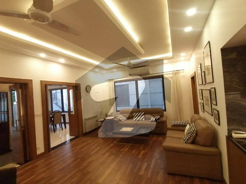 House For Rent in F-8 House For Rent in F-8