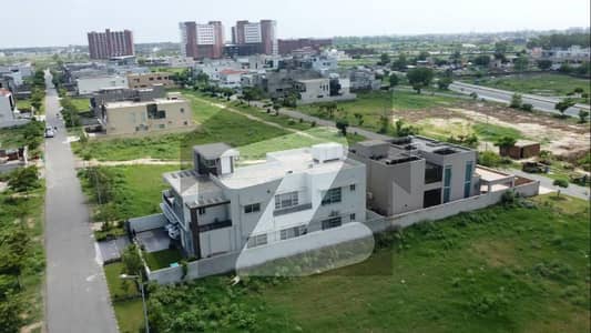 ڈی ایچ اے فیز 7 - بلاک زیڈ1 فیز 7,ڈیفنس (ڈی ایچ اے),لاہور میں 1 کنال رہائشی پلاٹ 3.65 کروڑ میں برائے فروخت۔ ڈی ایچ اے فیز 7 - بلاک زیڈ1 فیز 7,ڈیفنس (ڈی ایچ اے),لاہور میں 1 کنال رہائشی پلاٹ 3.65 کروڑ میں برائے فروخت۔