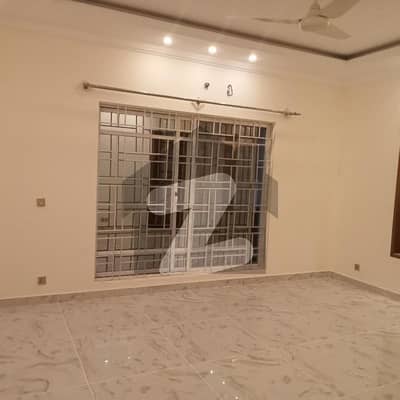 بحریہ ٹاؤن فیز 3 بحریہ ٹاؤن راولپنڈی,راولپنڈی میں 2 کمروں کا 10 مرلہ زیریں پورشن 60.0 ہزار میں کرایہ پر دستیاب ہے۔ بحریہ ٹاؤن فیز 3 بحریہ ٹاؤن راولپنڈی,راولپنڈی میں 2 کمروں کا 10 مرلہ زیریں پورشن 60.0 ہزار میں کرایہ پر دستیاب ہے۔