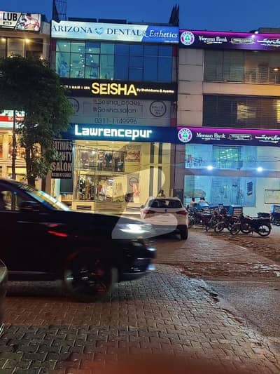 ڈی ایچ اے فیز 3 - بلاک وائے فیز 3,ڈیفنس (ڈی ایچ اے),لاہور میں 8 مرلہ عمارت 8.5 لاکھ میں کرایہ پر دستیاب ہے۔
