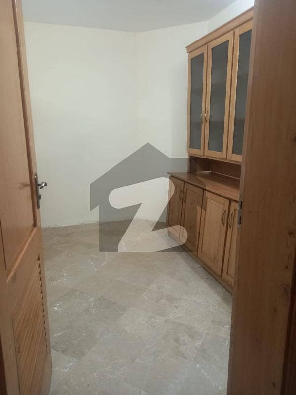 ای ۔ 11 اسلام آباد میں 3 کمروں کا 1 کنال زیریں پورشن 1.4 لاکھ میں کرایہ پر دستیاب ہے۔ ای ۔ 11 اسلام آباد میں 3 کمروں کا 1 کنال زیریں پورشن 1.4 لاکھ میں کرایہ پر دستیاب ہے۔