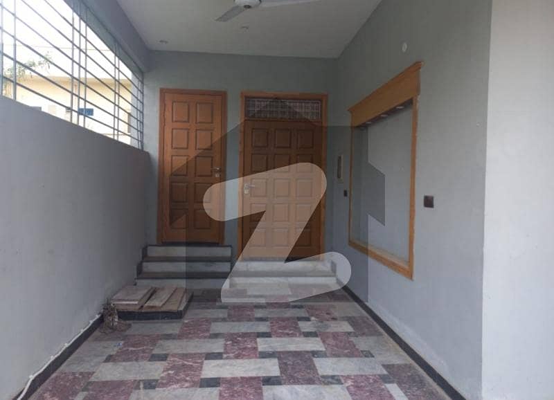 ای ۔ 11 اسلام آباد میں 3 کمروں کا 1 کنال زیریں پورشن 1.7 لاکھ میں کرایہ پر دستیاب ہے۔ ای ۔ 11 اسلام آباد میں 3 کمروں کا 1 کنال زیریں پورشن 1.7 لاکھ میں کرایہ پر دستیاب ہے۔