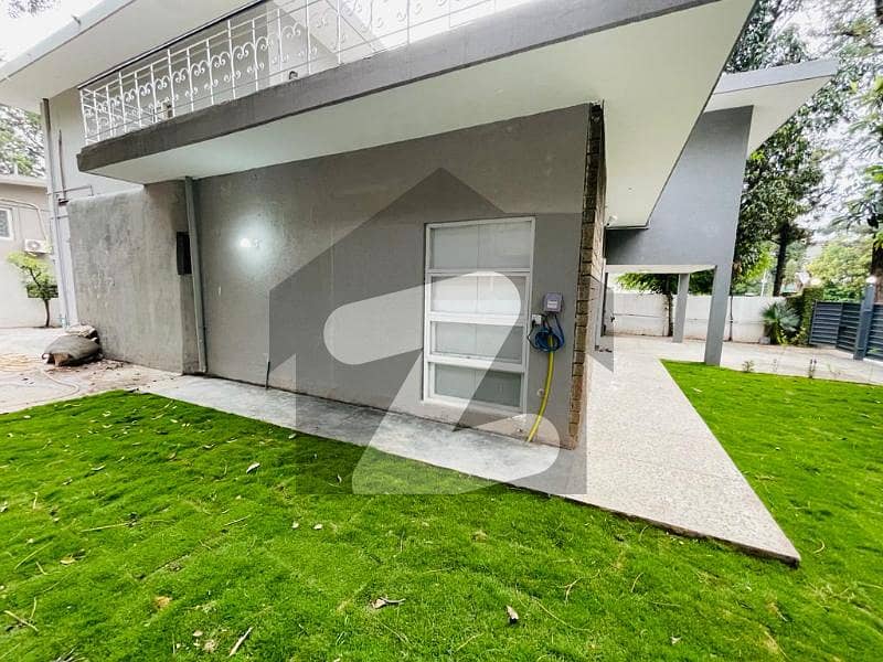 Prime Location Beautiful Lawn House Available For Rent Prime Location Beautiful Lawn House Available For Rent