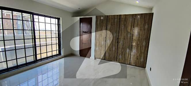 ایف ۔ 17 اسلام آباد میں 7 کمروں کا 14 مرلہ مکان 5.5 کروڑ میں برائے فروخت۔