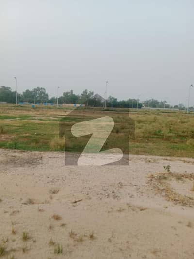 ڈی ایچ اے فیز9 پریزم - کمرشل زون 2 ڈی ایچ اے فیز9 پریزم,ڈی ایچ اے ڈیفینس,لاہور میں 10 مرلہ رہائشی پلاٹ 9.0 کروڑ میں برائے فروخت۔