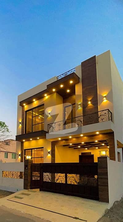 ڈی ایچ اے 11 رہبر فیز 2 ڈی ایچ اے 11 رہبر,لاہور میں 3 کمروں کا 5 مرلہ مکان 2.35 کروڑ میں برائے فروخت۔ ڈی ایچ اے 11 رہبر فیز 2 ڈی ایچ اے 11 رہبر,لاہور میں 3 کمروں کا 5 مرلہ مکان 2.35 کروڑ میں برائے فروخت۔