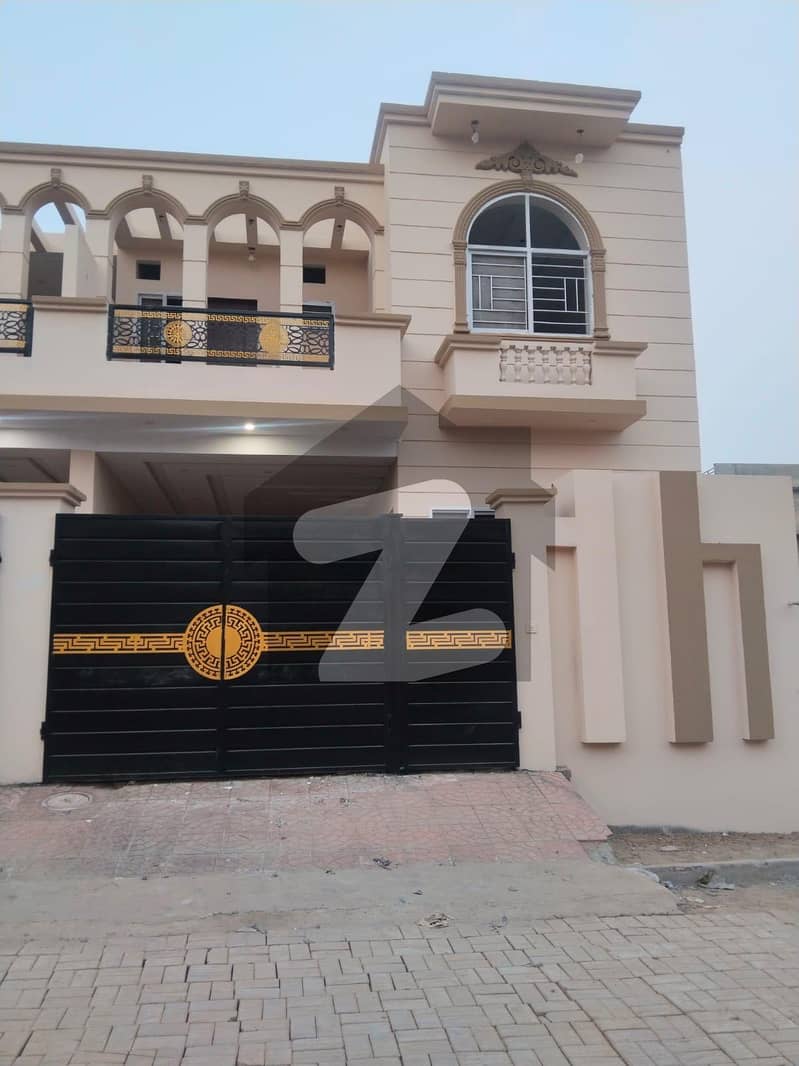 زکریا ٹاؤن ملتان میں 3 کمروں کا 5 مرلہ مکان 1.3 کروڑ میں برائے فروخت۔ زکریا ٹاؤن ملتان میں 3 کمروں کا 5 مرلہ مکان 1.3 کروڑ میں برائے فروخت۔