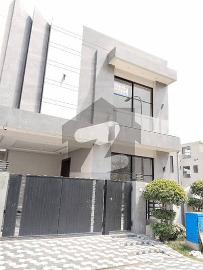 ڈی ایچ اے 9 ٹاؤن ۔ بلاک سی ڈی ایچ اے 9 ٹاؤن,ڈیفنس (ڈی ایچ اے),لاہور میں 3 کمروں کا 5 مرلہ مکان 93.0 ہزار میں کرایہ پر دستیاب ہے۔ ڈی ایچ اے 9 ٹاؤن ۔ بلاک سی ڈی ایچ اے 9 ٹاؤن,ڈیفنس (ڈی ایچ اے),لاہور میں 3 کمروں کا 5 مرلہ مکان 93.0 ہزار میں کرایہ پر دستیاب ہے۔