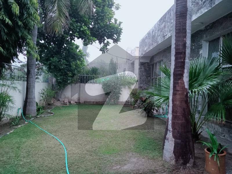 One Kanal Beautiful House For Sale One Kanal Beautiful House For Sale