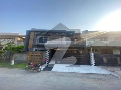 ڈی سی کالونی - رچنا بلاک ڈی سی کالونی,گوجرانوالہ میں 6 کمروں کا 1 کنال مکان 7.5 کروڑ میں برائے فروخت۔ ڈی سی کالونی - رچنا بلاک ڈی سی کالونی,گوجرانوالہ میں 6 کمروں کا 1 کنال مکان 7.5 کروڑ میں برائے فروخت۔